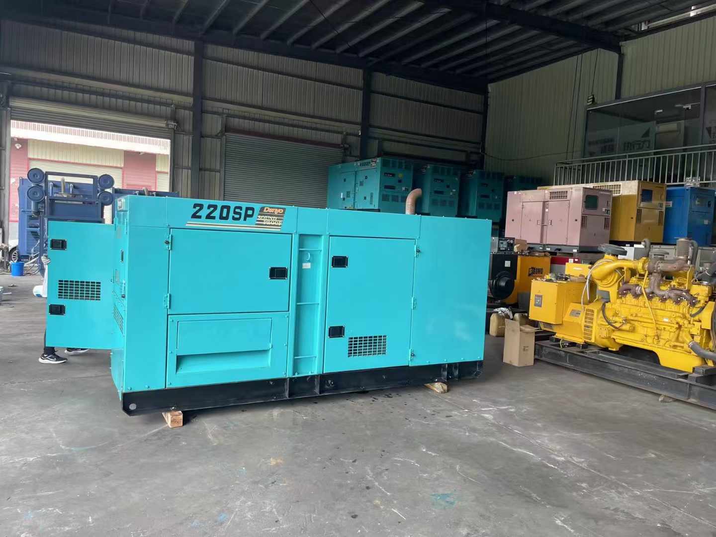 秀山800kW 柴油发电机的输出电流波动范围是多少？