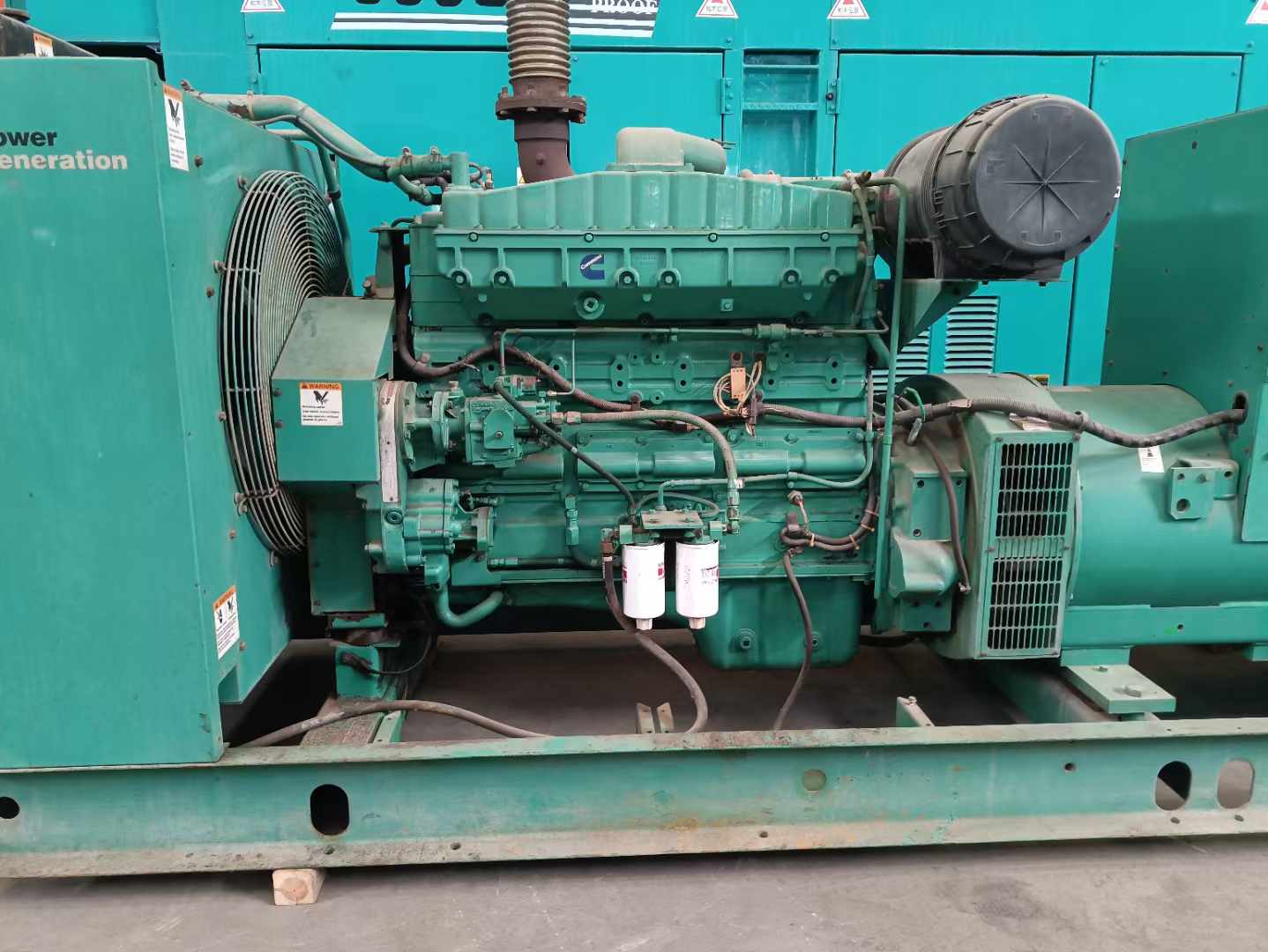 秀山过载会对 600kW 柴油发电机组造成哪些损害？