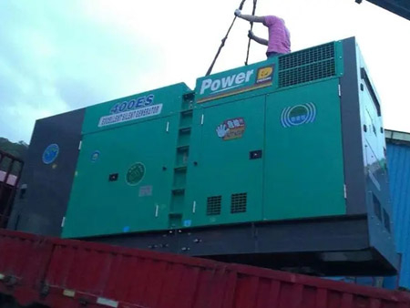 秀山柴油发电机组转速不稳定时，如何对发动机进行维护？