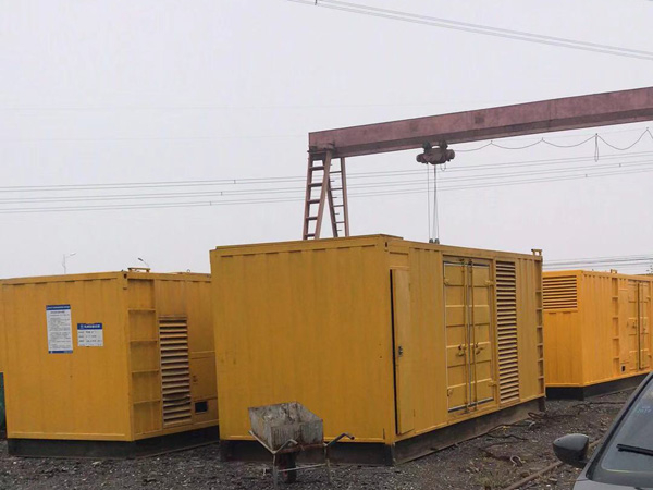 秀山100kw柴油发电机组每小时油耗？