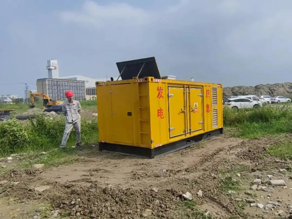 秀山200KW柴油发电机机组每小时的油耗量受哪些因素影响？