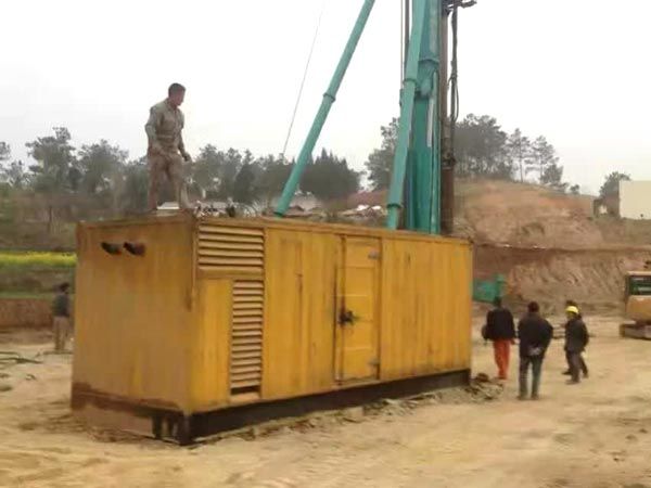 秀山如何判断水冷式机油散热器密封件是否需要更换？